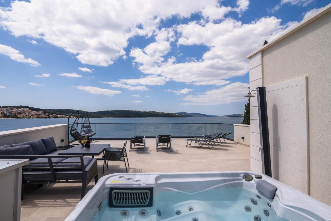 Palm Springs Apartment Trogir Bagian luar foto